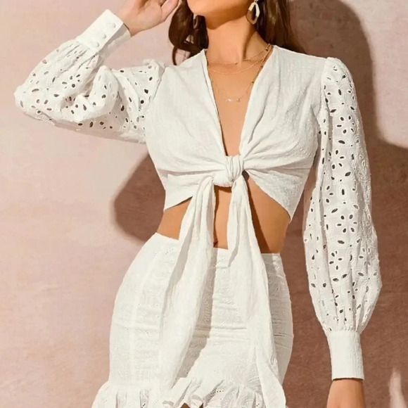 NEW! White Floral Embroidered Eyelet Tie Front Crop Top/ Cardigan - Picture 2 of 9